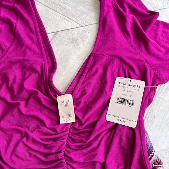 NWT FREE PROPLE FUCHSIA  PINK BELL SLEEVED TOP | SIZE SMALL​​ - Picture 4 of 7
